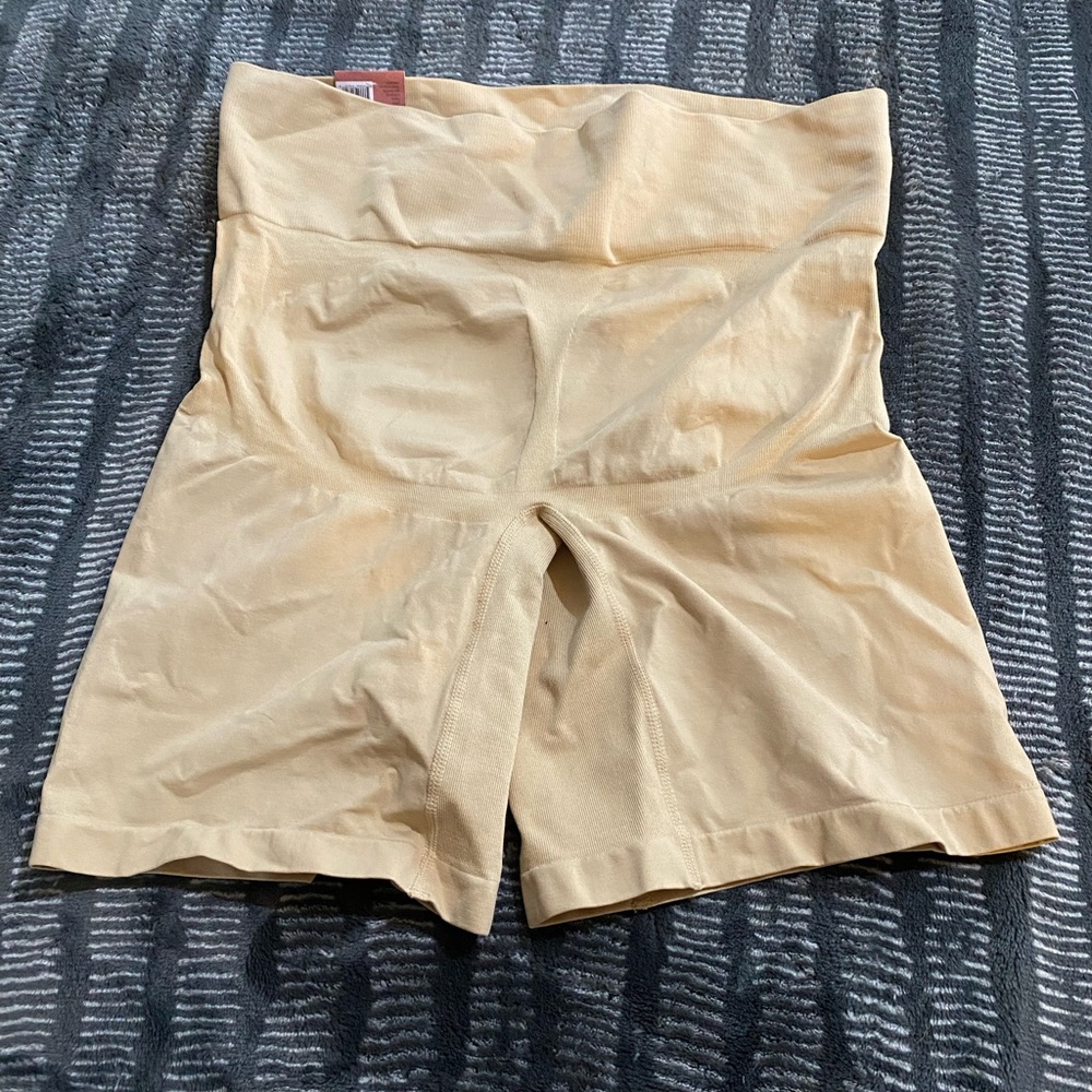NWT Lane Bryant-Cacique: The Slimmer High-Waist Short 18/20 NWT